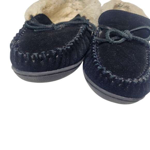 Minnetonka Cozy Black Moccasin Slippers with Fur Lining Size 10 Narrow - Picture 3 of 6